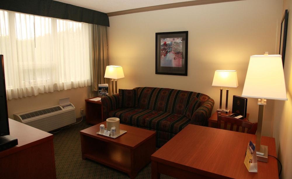 Best Western Plus Barclay Hotel Port Alberni Exterior photo