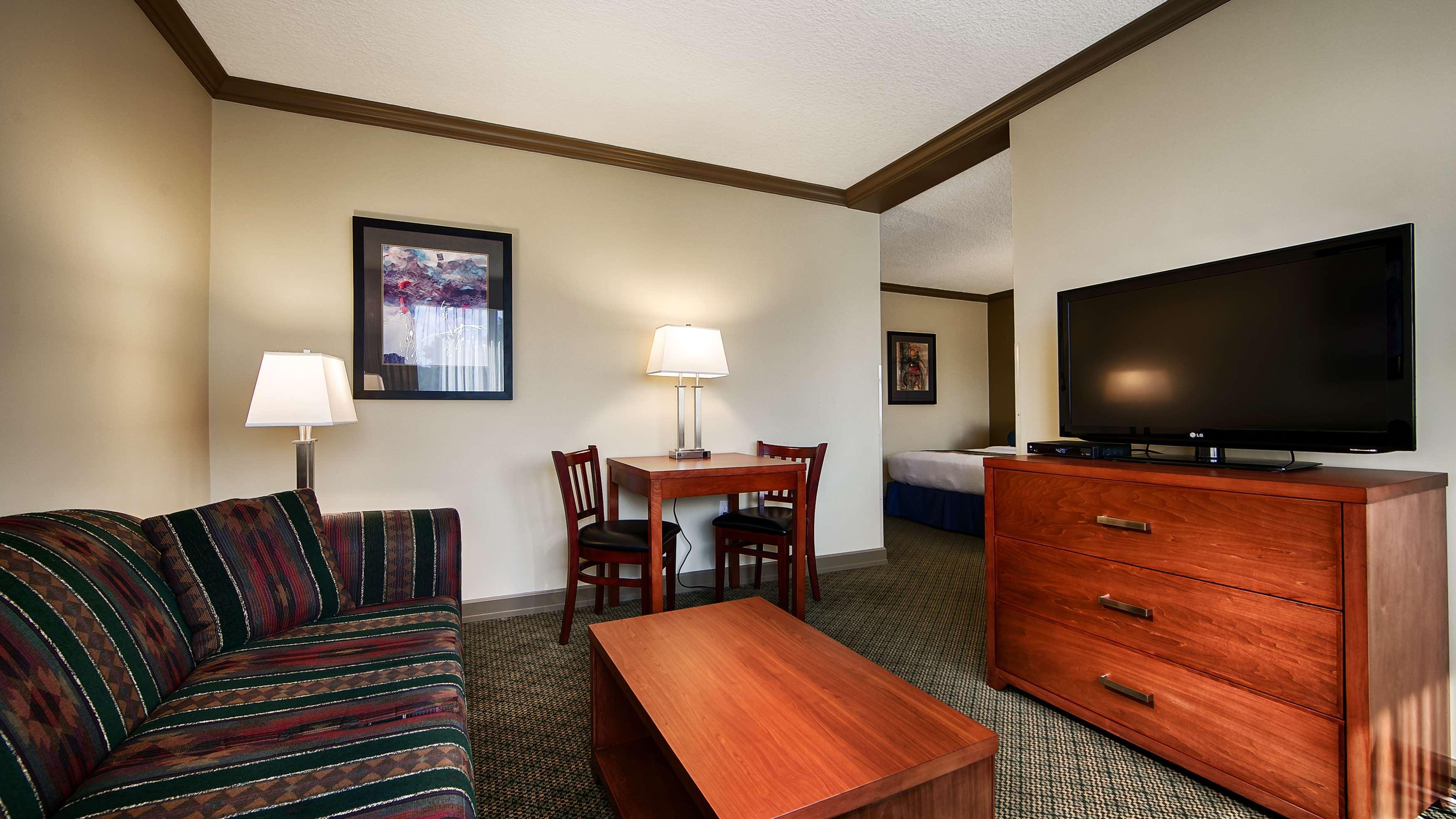 Best Western Plus Barclay Hotel Port Alberni Exterior photo