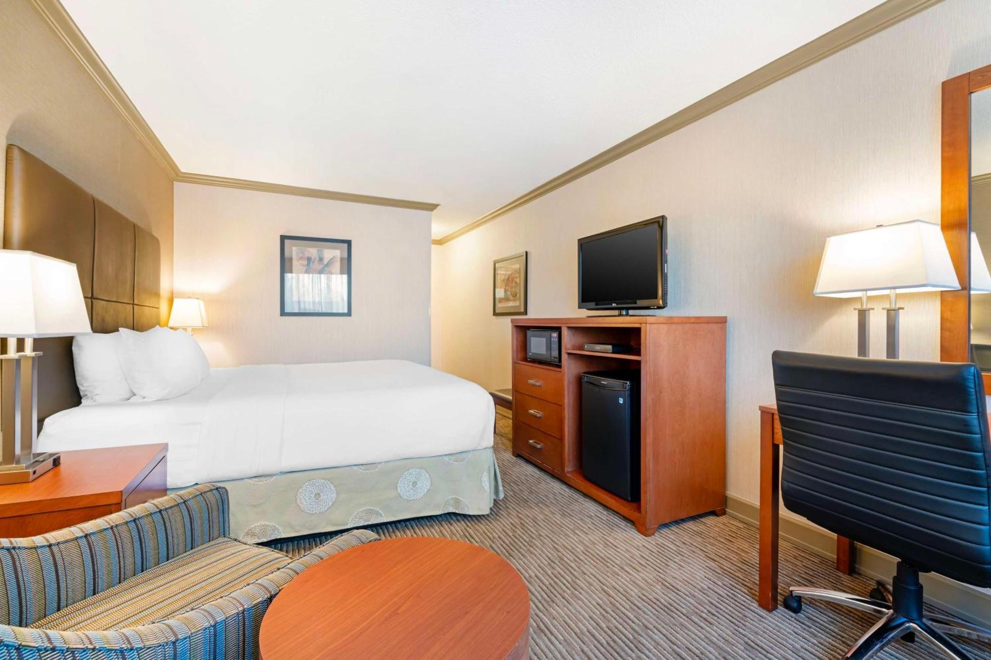 Best Western Plus Barclay Hotel Port Alberni Exterior photo