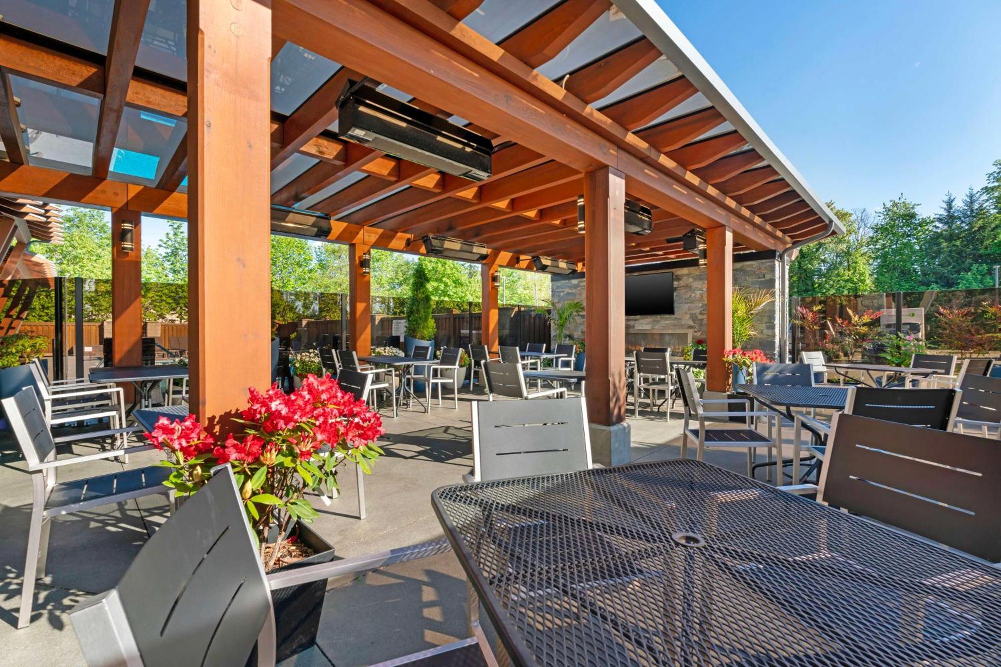 Best Western Plus Barclay Hotel Port Alberni Exterior photo