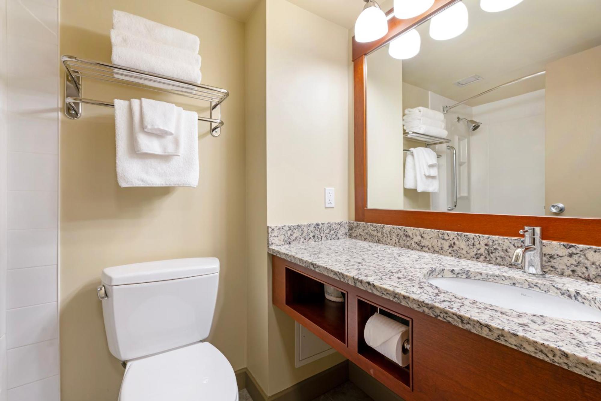 Best Western Plus Barclay Hotel Port Alberni Exterior photo