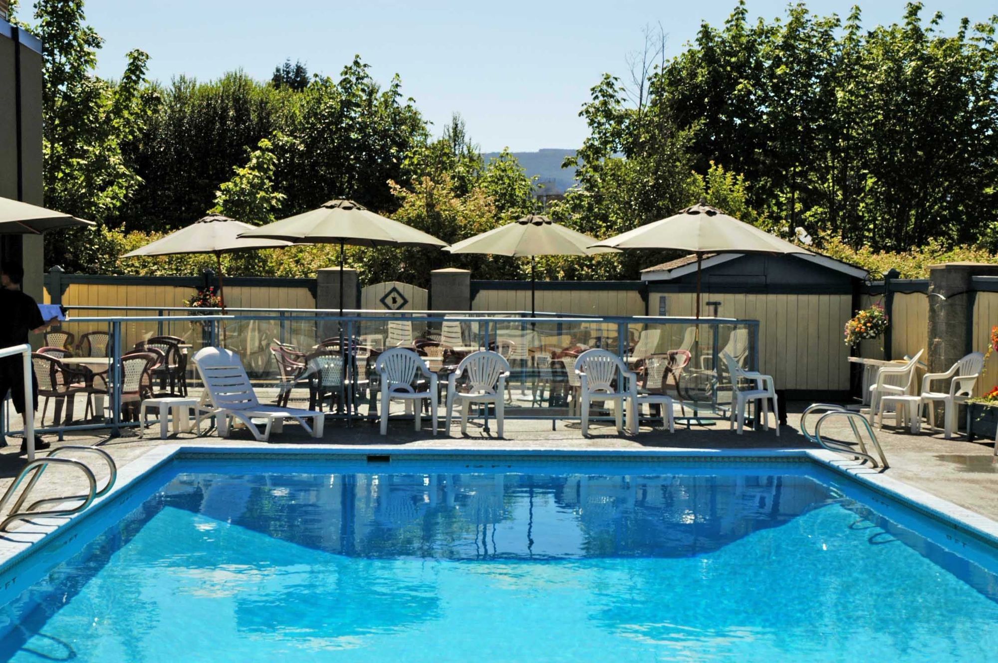 Best Western Plus Barclay Hotel Port Alberni Exterior photo